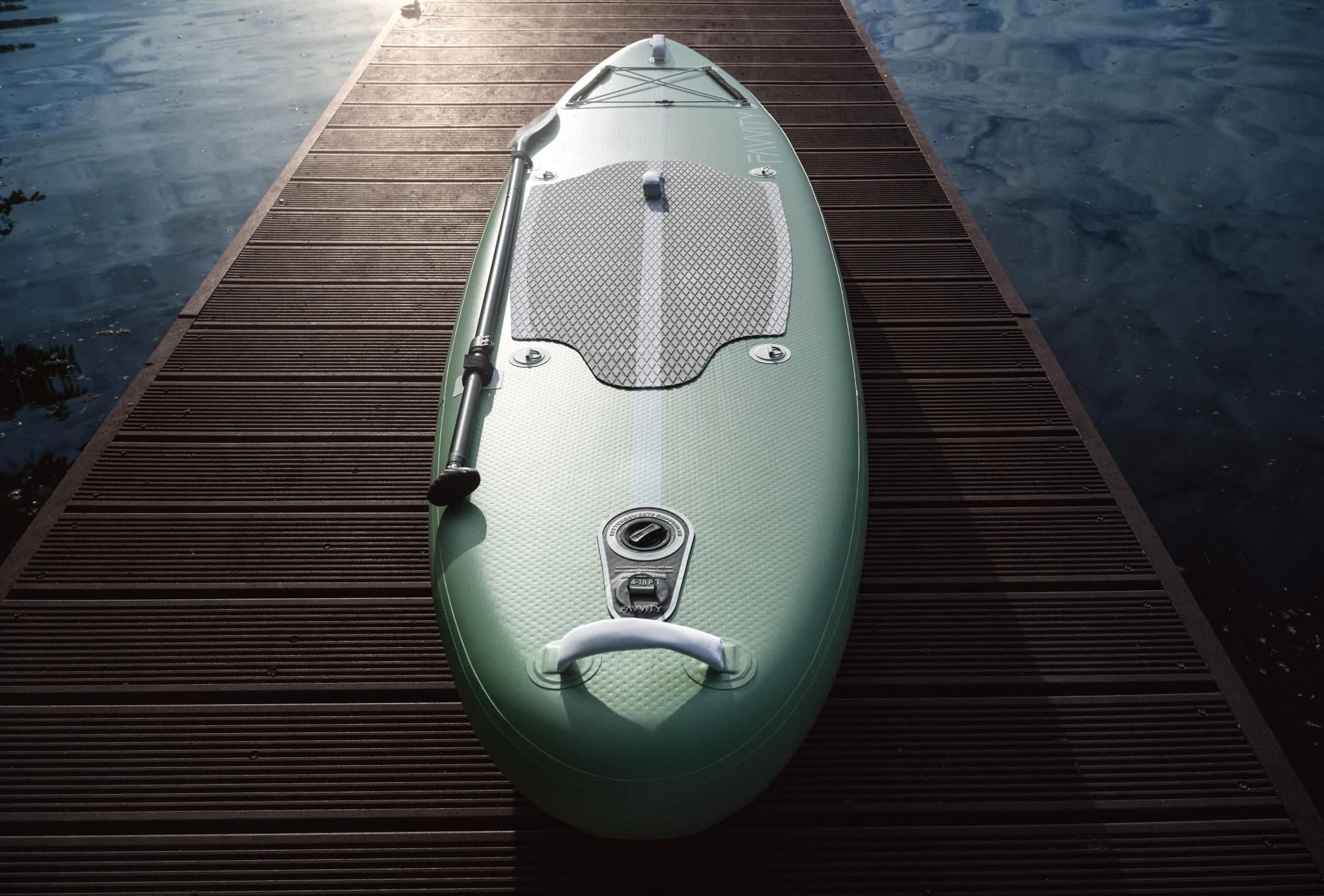 Grünes hochwertiges Stand up Paddle Board